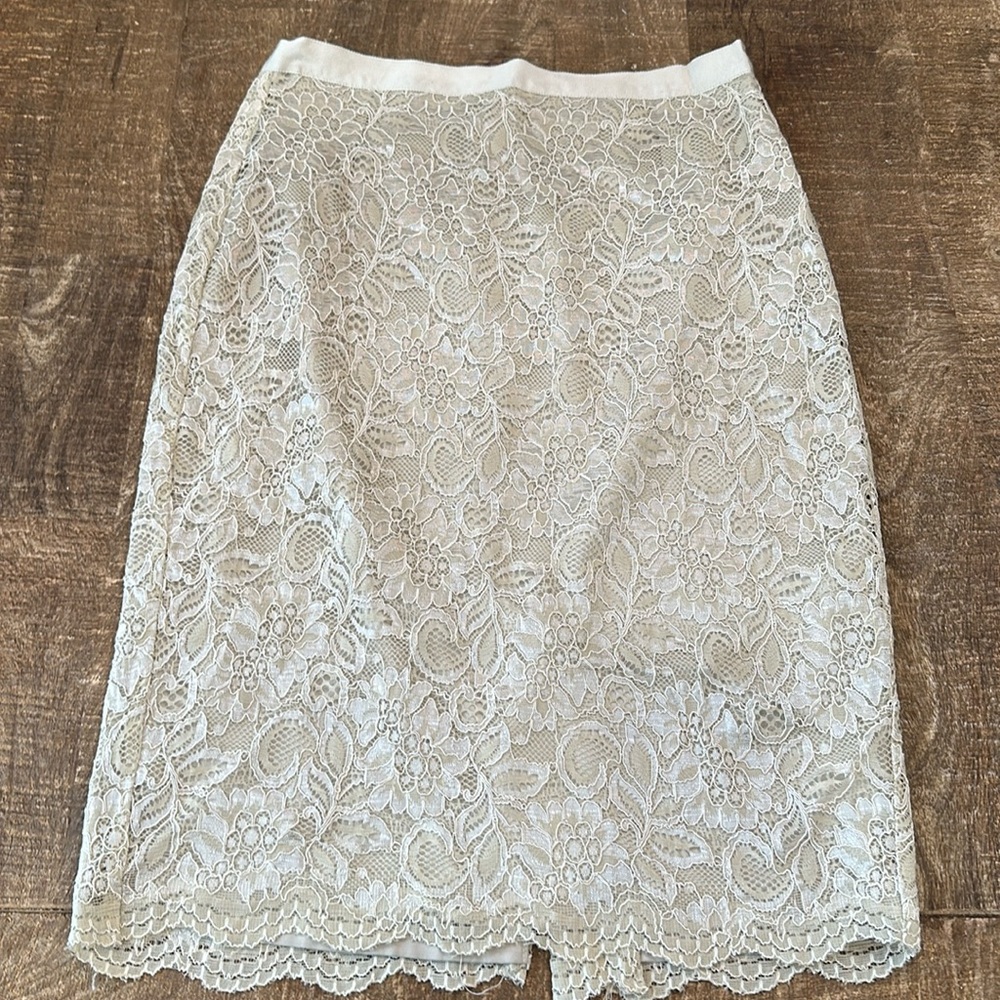 Cream lace pencil skirt size 0 New York & Company